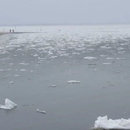 Апартаменты Balkonwohnung Arngast Хокзиль